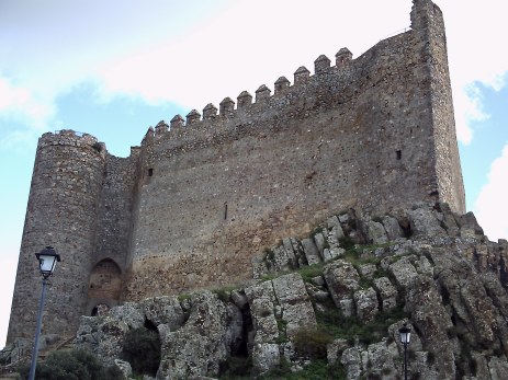 Castillo de Puebla de Alcocer, en La Comarca de La Siberia extremeña